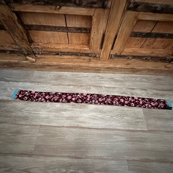 Louis Vuitton Authentic Silk Floral Scarf Reversible Teal Black Pink LV Logo 46” - Picture 3 of 11